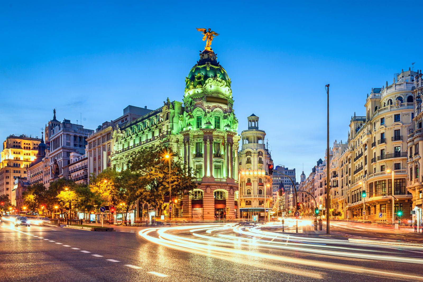 Astorga.RE asesora en la venta de una cartera de locales y pisos en Madrid